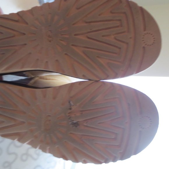 UGG classic short Serape boots - Picture 8 of 12